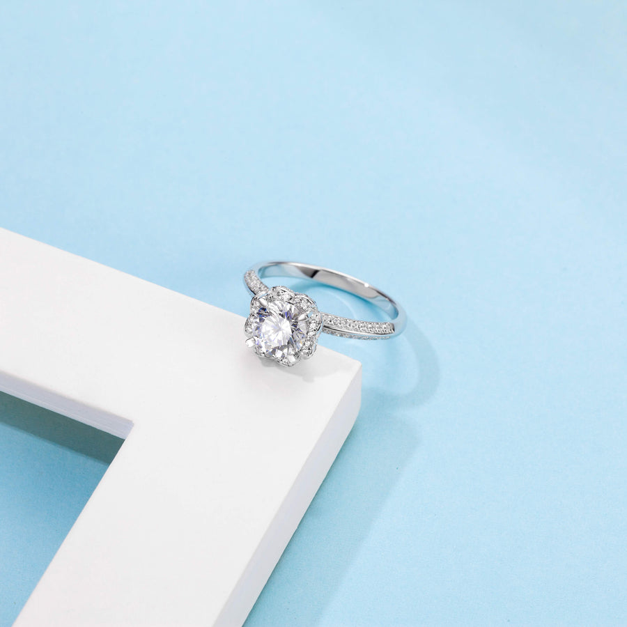 Intricate Moissanite Heart Ring M07A